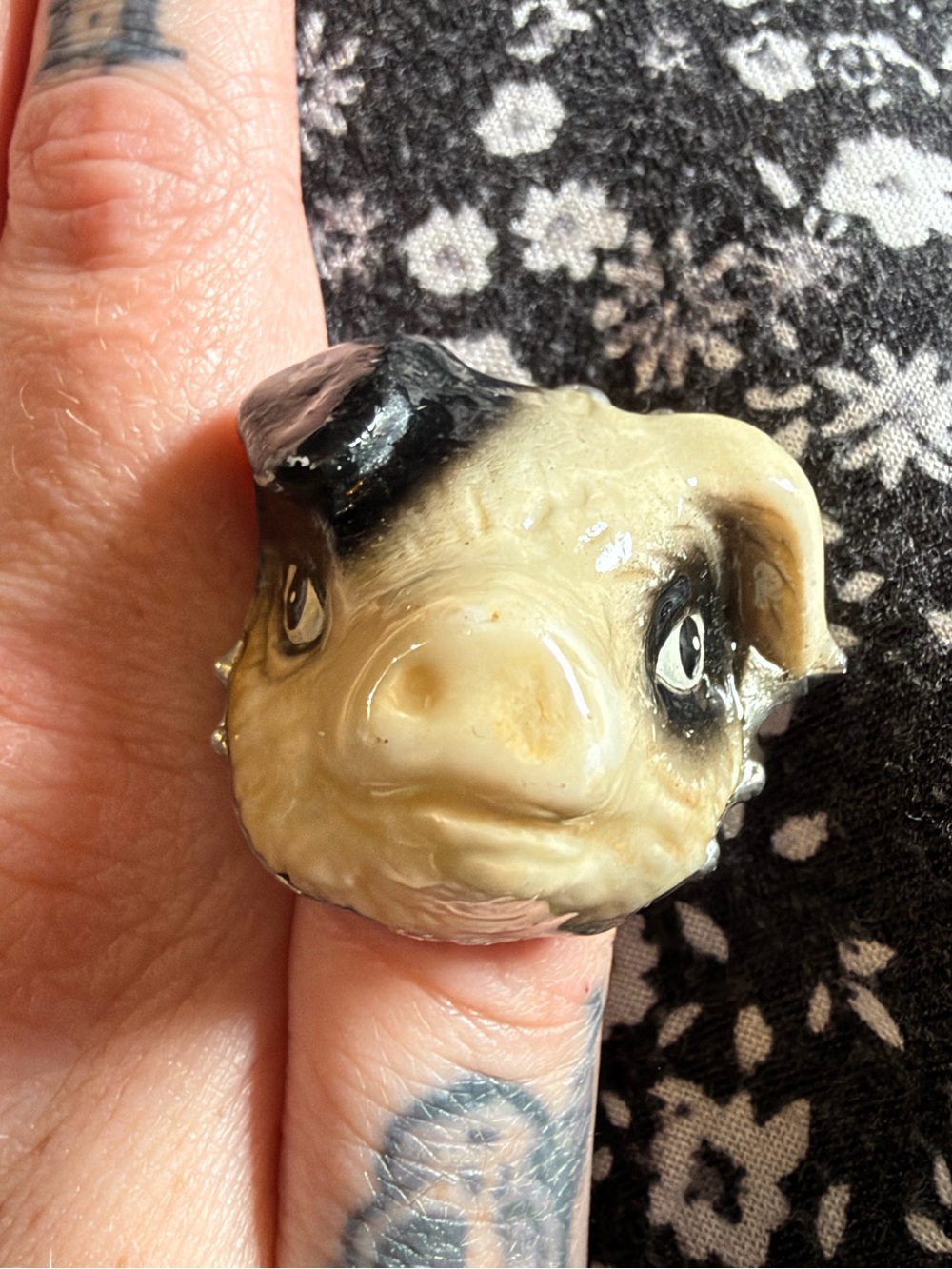 Porcelain pig ring